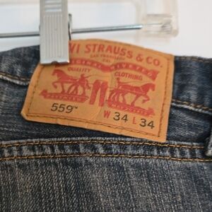Levi's Relaxed Blue Jeans with Classic Indigo Wash Size 34 X 34